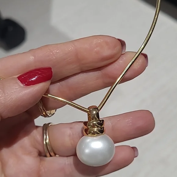 Catherine Camino Large Pearl Necklace - Picture 2 of 3